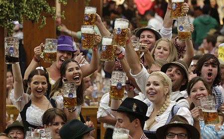 Khám Phá Lễ Hội Bia Oktoberfest Tại Đức