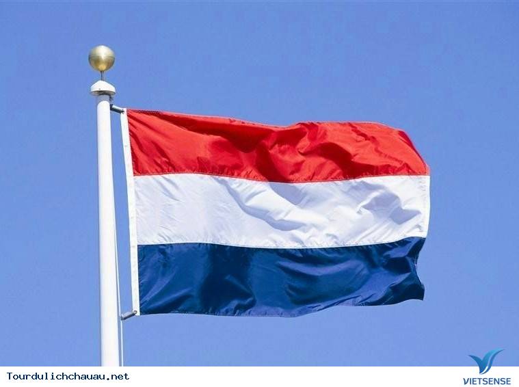 Thông tin về Hà Lan: Hà Lan - một trong những đất nước giàu có và phát triển bậc nhất thế giới đang được nhiều người quan tâm đến. Hình ảnh về những kênh đào, chiếc cầu nổi tiếng hay những bông hoa Tulip đầy màu sắc sẽ khiến bạn hoá thân vào một trải nghiệm hoàn toàn khác biệt.